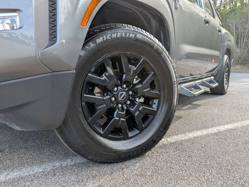 Used 2023 Nissan Frontier SV w/ Midnight Edition Package image 32