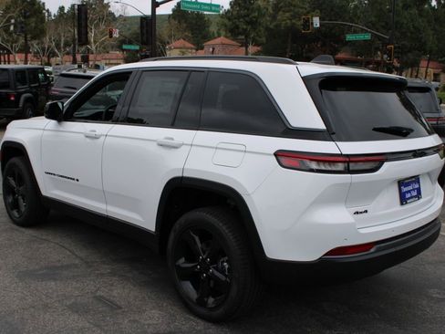 New 2026 Jeep Grand Cherokee Limited w/ Limited Altitude Package image 6