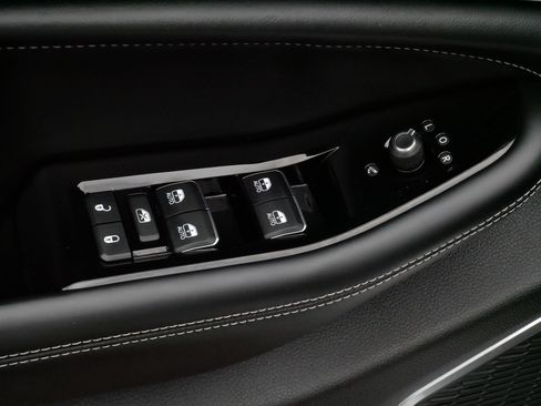 Used 2023 Jeep Grand Cherokee Overland w/ Adv Protech Group III image 19