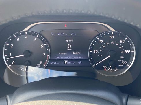 Used 2024 Nissan Frontier SV w/ Technology Package image 23