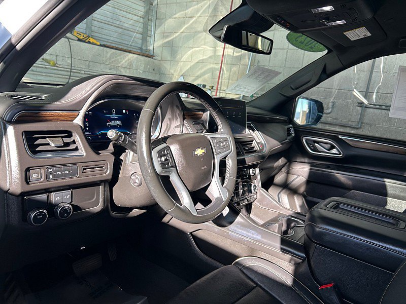 Used 2023 Chevrolet Suburban Premier RWD image 17