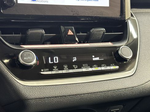 Used 2024 Toyota Corolla LE FWD image 33