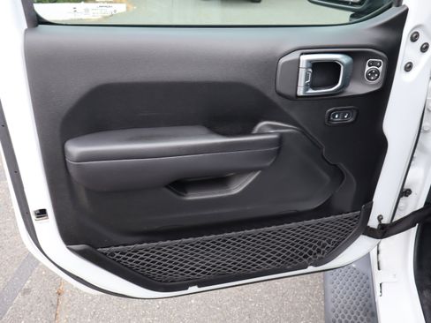 Used 2018 Jeep Wrangler Unlimited Sport S image 18