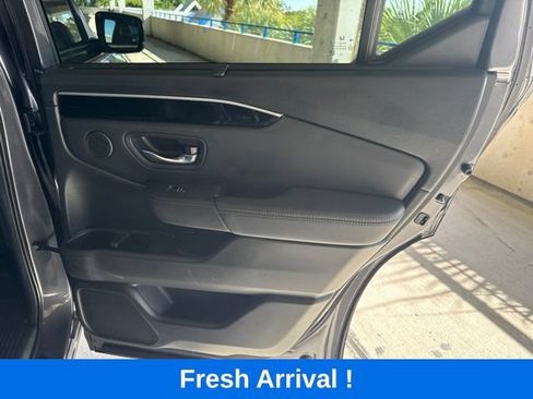 Used 2025 Honda Pilot EX-L image 16