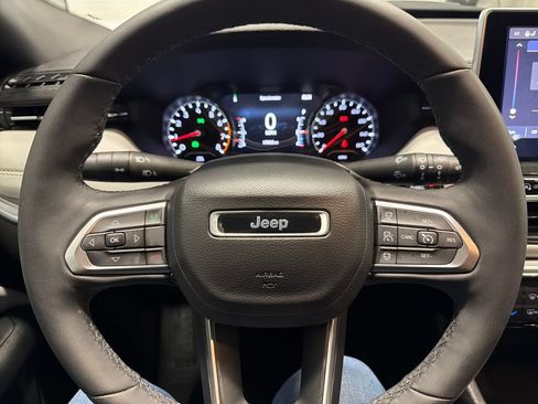 Used 2023 Jeep Compass Limited AWD/4WD image 12