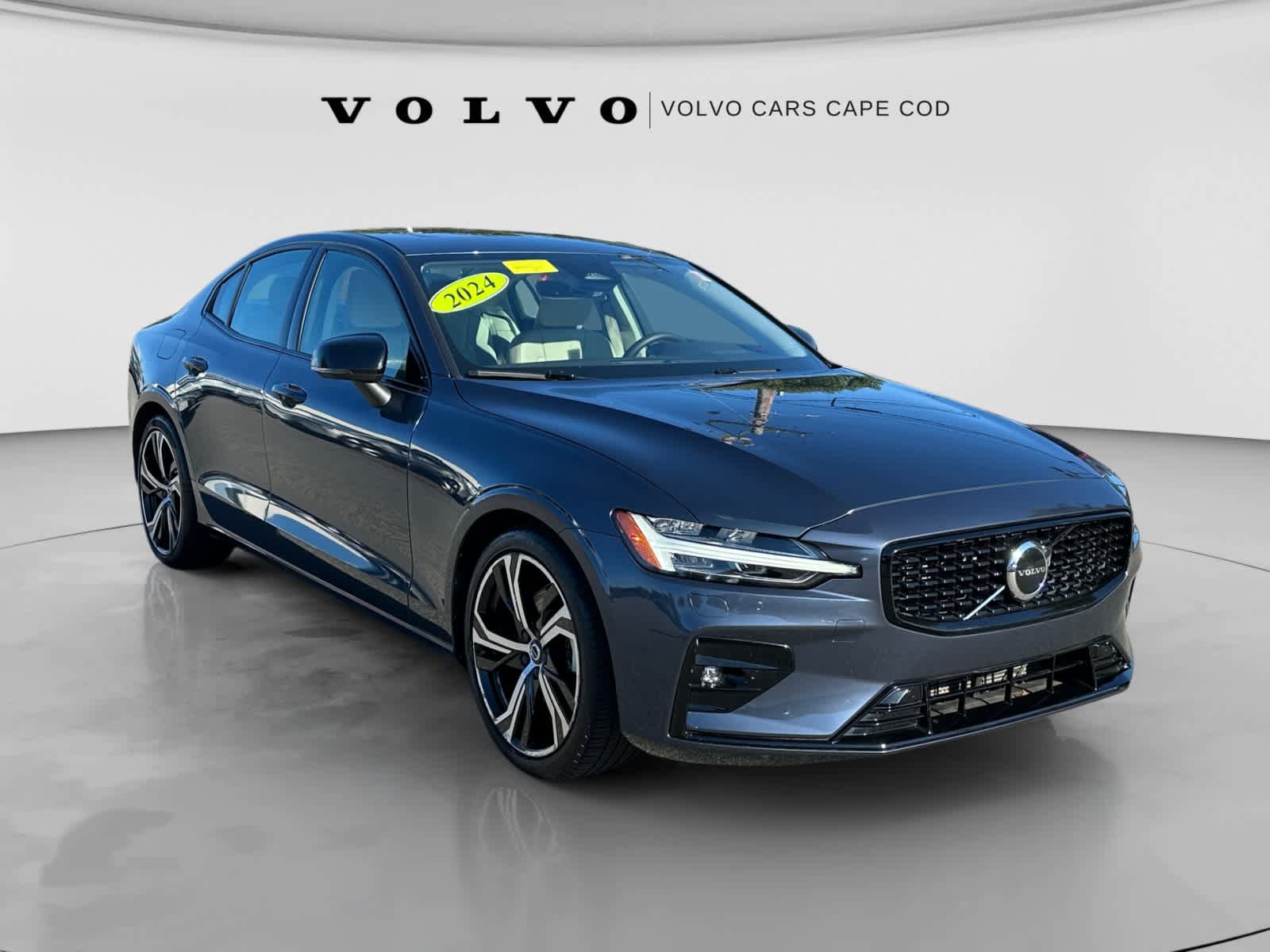 Used 2024 Volvo S60 B5 Core w/ Climate Package AWD/4WD image 1