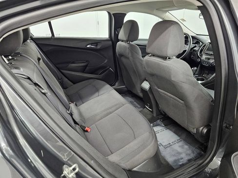 Used 2018 Chevrolet Cruze LT w/ LT Convenience Package FWD image 17