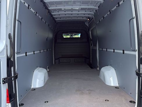 Used 2024 Mercedes-Benz eSprinter 170 Cargo image 17
