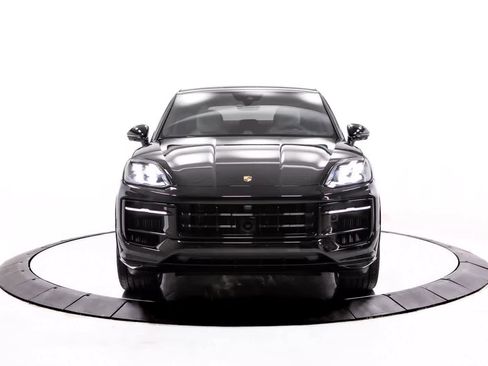 Certified 2026 Porsche Cayenne Coupe AWD/4WD image 10