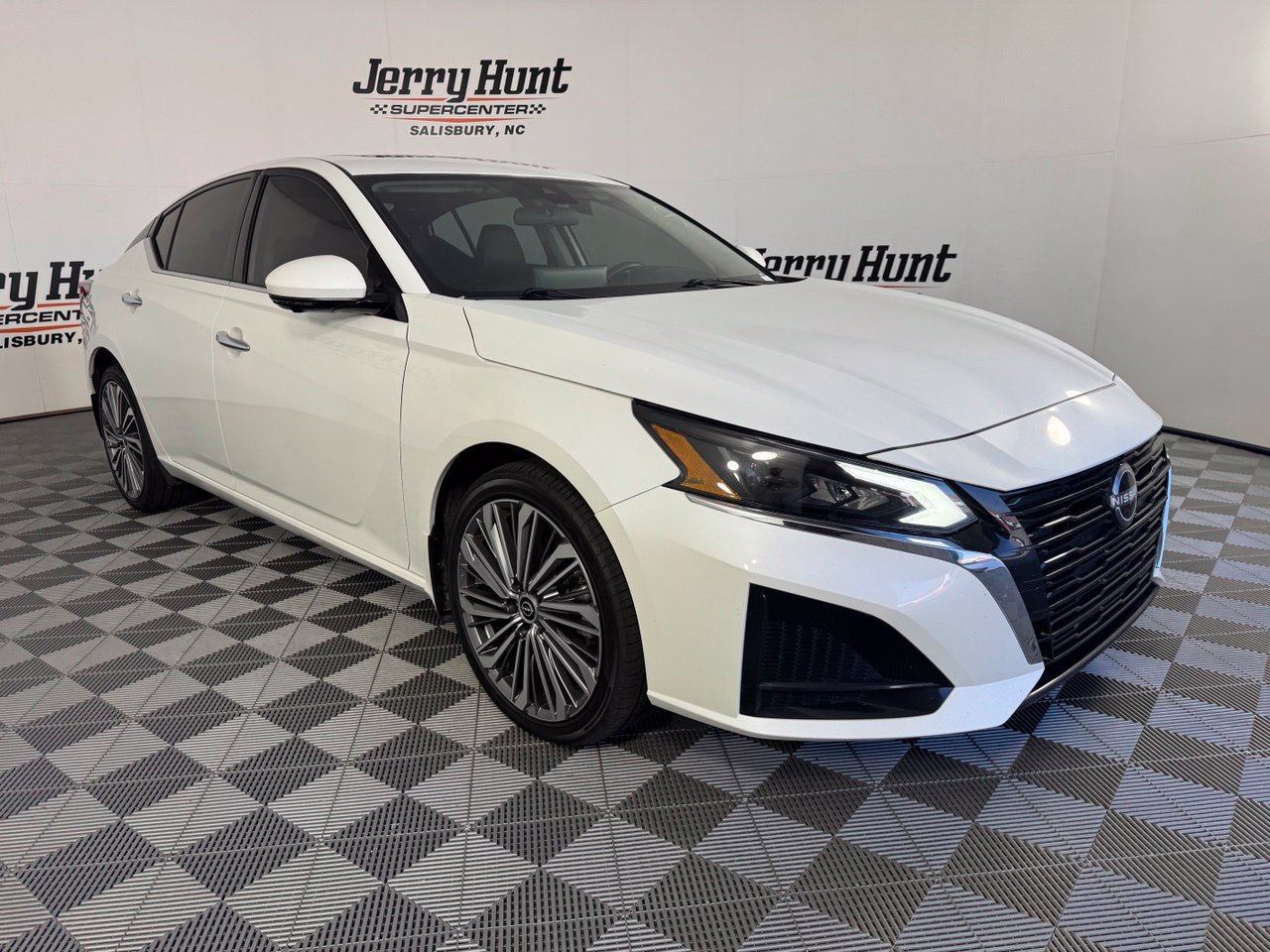 Used 2023 Nissan Altima 2.5 SL AWD/4WD image 6