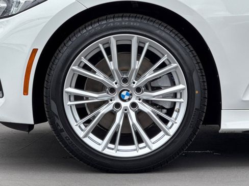 Used 2023 BMW 330i Sedan w/ Convenience Package image 26