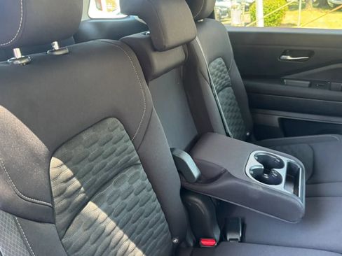 Used 2022 Nissan Pathfinder S FWD image 22