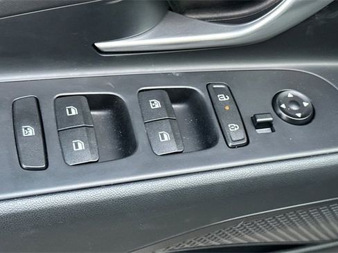 Used 2025 Hyundai Elantra Blue image 9