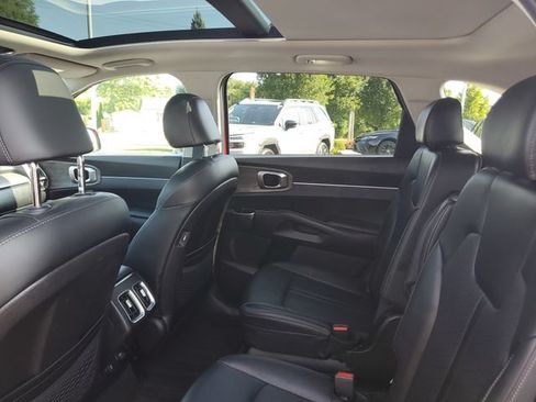 Used 2021 Kia Sorento EX w/ Panoramic Sunroof Package AWD/4WD image 10