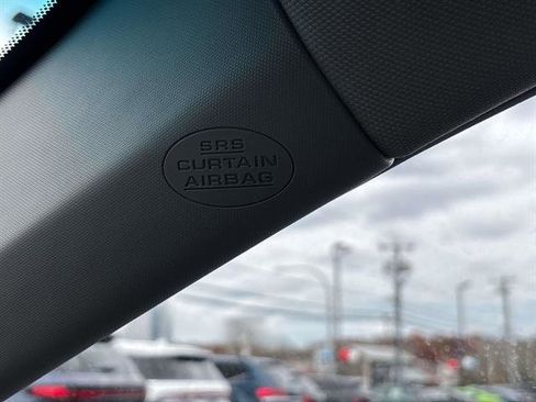 Used 2016 Toyota Camry LE image 27