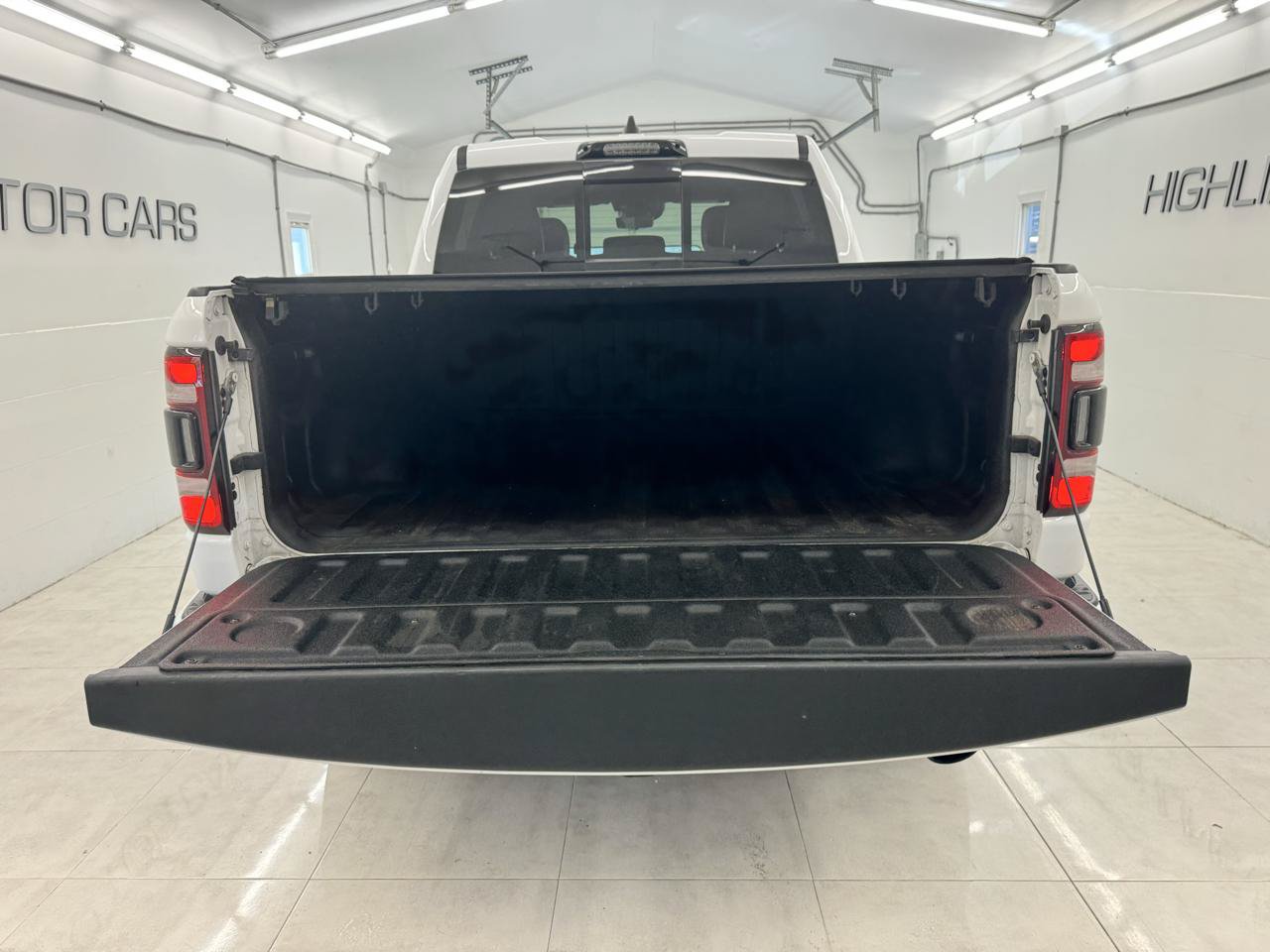 Used 2021 RAM 1500 Laramie AWD/4WD image 6