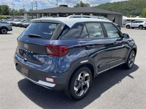 New 2025 Hyundai Venue Limited image 21
