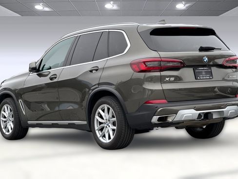 Used 2023 BMW X5 xDrive40i w/ Climate Comfort Package image 3