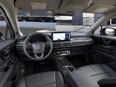 New 2025 Lincoln Corsair FWD image 9