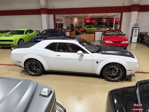 Used 2022 Dodge Challenger SRT Hellcat image 6