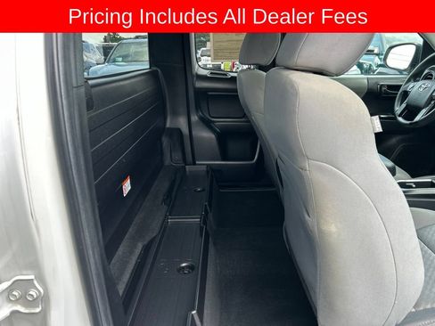 Used 2022 Toyota Tacoma SR RWD image 17