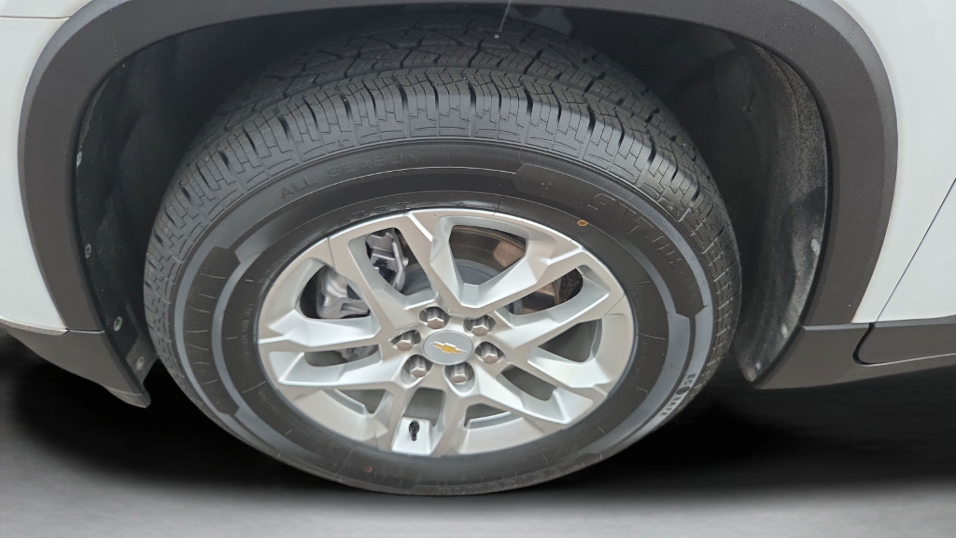 Used 2021 Chevrolet Traverse LT FWD image 9