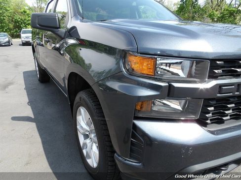 Used 2022 Chevrolet Silverado 1500 Custom w/ Safety Confidence Package AWD/4WD image 10