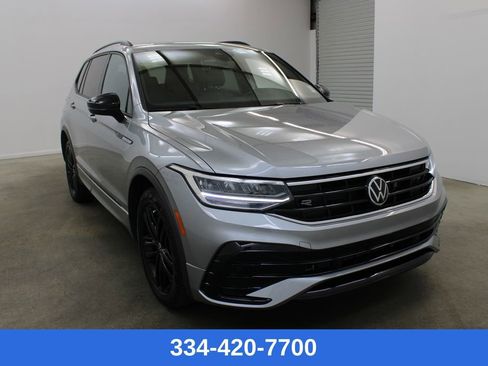 Used 2022 Volkswagen Tiguan SE R-Line image 5