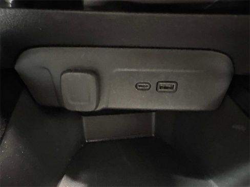 Used 2024 Chevrolet Trax LT image 13