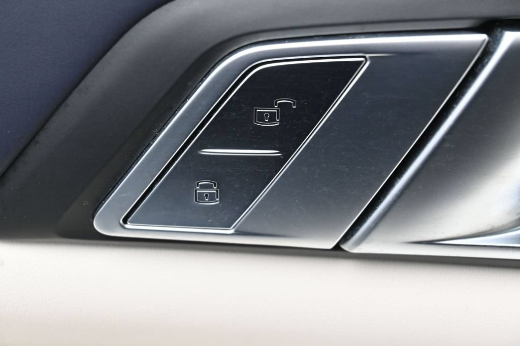 Used 2020 BMW X7 xDrive40i w/ Executive Package AWD/4WD image 14