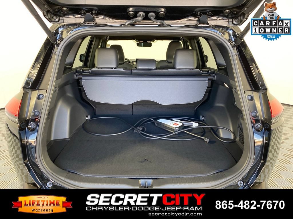 Used 2026 Toyota RAV4 XSE w/ Weather Package AWD/4WD image 28