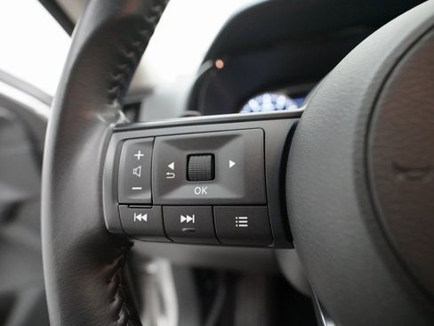 Certified 2024 Nissan Pathfinder SV image 16