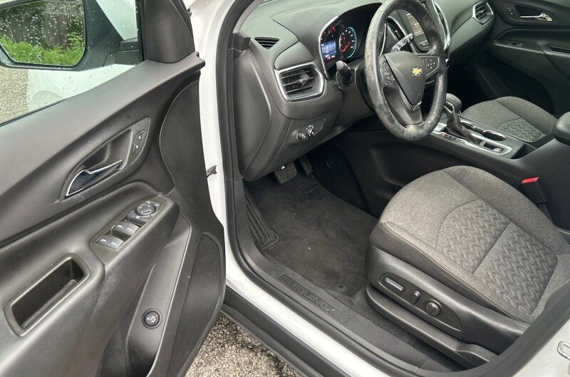 Used 2023 Chevrolet Equinox LT AWD/4WD image 7