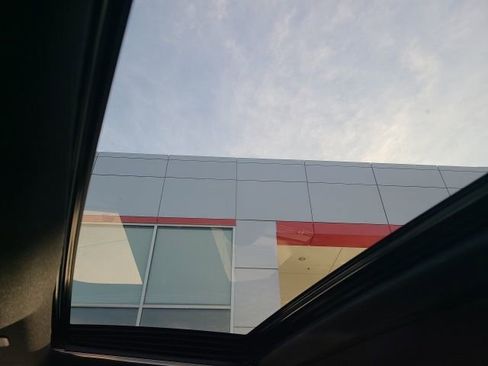 Used 2023 Toyota Highlander XSE image 33