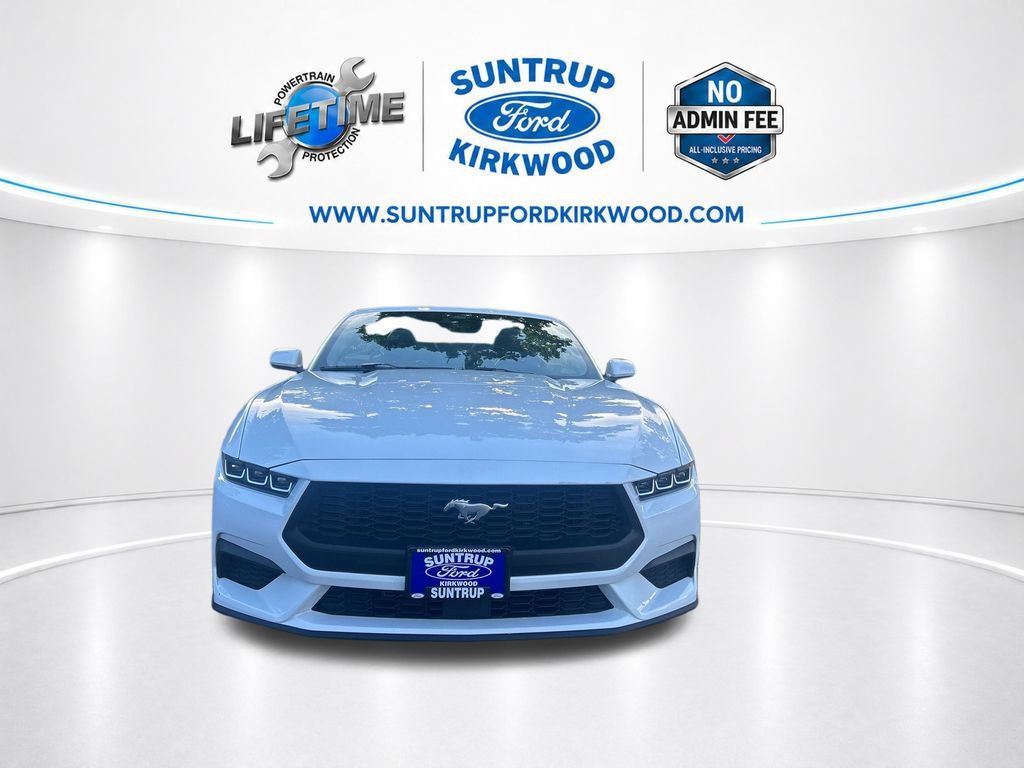 Used 2025 Ford Mustang Premium RWD image 10