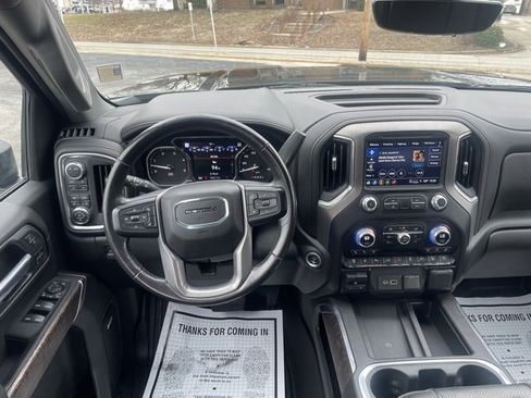 Used 2022 GMC Sierra 2500 Denali w/ Denali Black Diamond Edition image 16