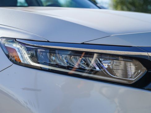 Used 2020 Honda Accord EX image 2