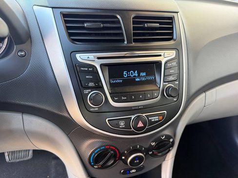 Used 2016 Hyundai Accent SE FWD image 24