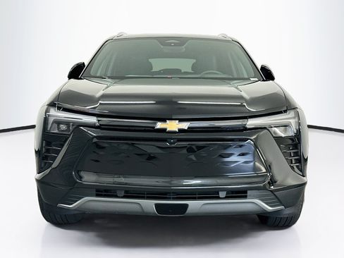 Used 2024 Chevrolet Blazer EV LT AWD/4WD image 2