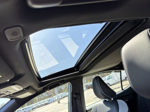 Used 2025 Toyota Camry SE w/ Multimedia Upgrade Package image 28