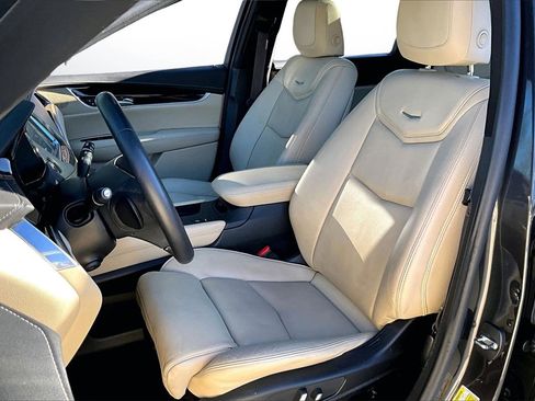 Used 2017 Cadillac XT5 Premium Luxury w/ Driver Assist Package image 22