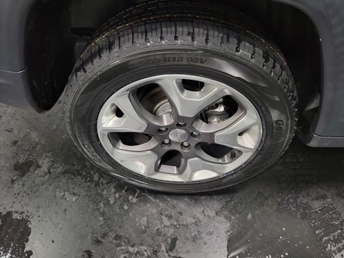 Used 2018 Jeep Compass Limited AWD/4WD image 12
