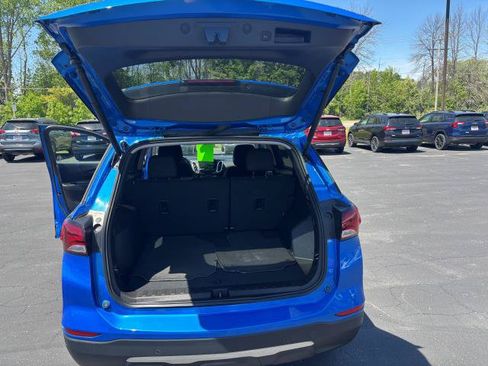 Used 2024 Chevrolet Equinox LT AWD/4WD image 7