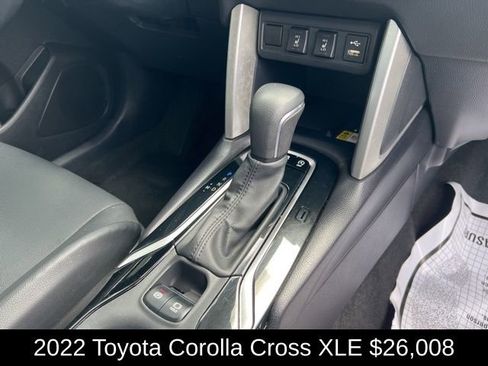 Used 2022 Toyota Corolla Cross XLE image 19