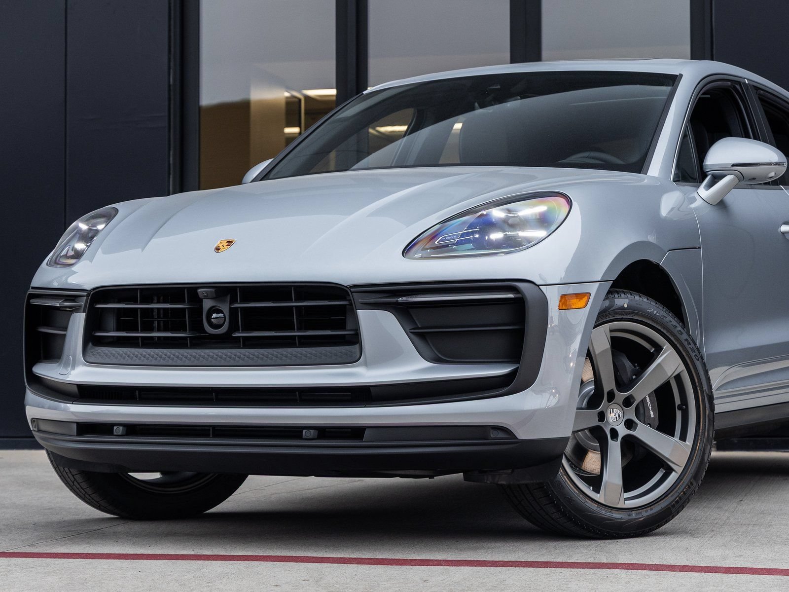 Certified 2026 Porsche Macan AWD/4WD image 7