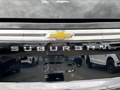 Used 2024 Chevrolet Suburban High Country w/ Advanced Technology Package image 26
