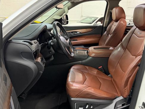 Used 2020 Cadillac Escalade Luxury image 36