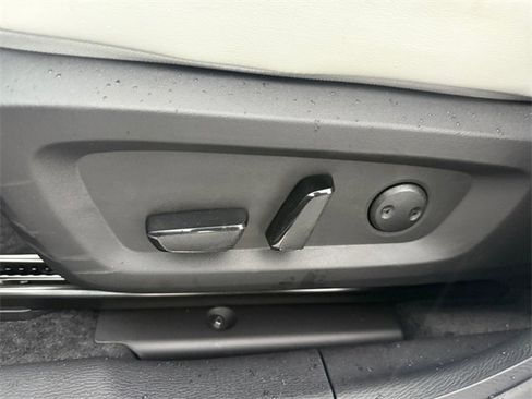 New 2026 Mitsubishi Outlander SE image 12