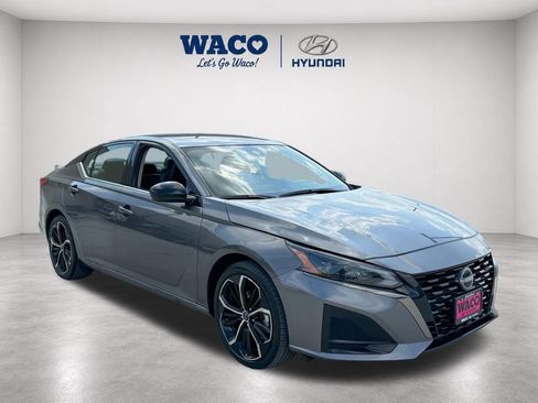 Used 2024 Nissan Altima 2.5 SR FWD image 1