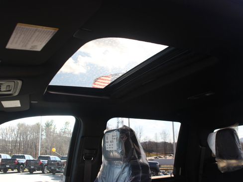 New 2026 GMC Sierra 2500 AT4 w/ AT4 Premium Plus Package image 17